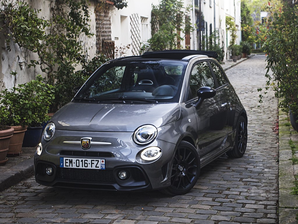 Abarth 595C Convertible 595C Esseesse (Automatic)